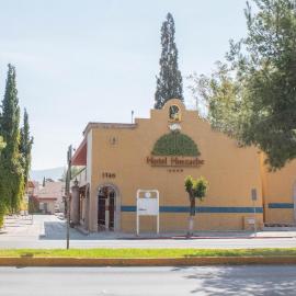 Hotel Huizache，位于萨尔蒂约的酒店