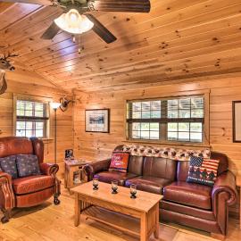 Parsons Cabin w/ Fire Pit & River Access!，位于Parsons的酒店