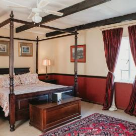 The Historic Pig and Whistle Inn，位于Bathurst的酒店