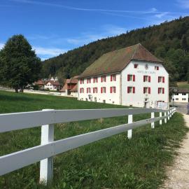 Auberge de Bellelay Restaurant Chez Aron Balde,位于Bellelay的酒店