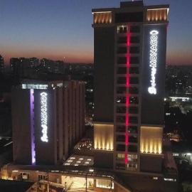 Monaco Hotel & Convention By Easy Class，位于瓜鲁柳斯的酒店