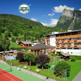 Chalet-Hôtel Neige et Roc, The Originals Relais，位于萨莫安斯的酒店