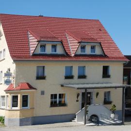 Landgasthof Schwanen，位于奥斯特拉赫的酒店