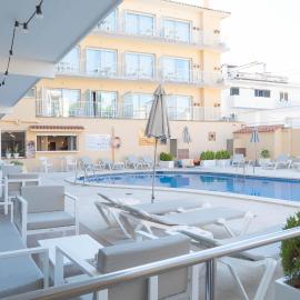 Hotel S'Agoita,位于普拉加德阿罗的酒店
