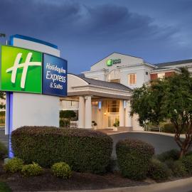 Holiday Inn Express & Suites Auburn - University Area by IHG，位于奥本的酒店