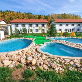 Wolkendorf Bio Hotel & Spa，位于Vulcan的酒店