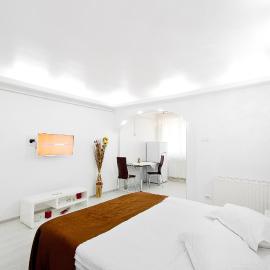 Darin Aparthotel，位于加拉茨的酒店