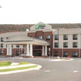 Holiday Inn Express & Suites Cumberland - La Vale by IHG，位于拉瓦莱的酒店