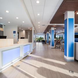 Holiday Inn Express & Suites Chicago - Hoffman Estates by IHG，位于霍夫曼庄园的酒店