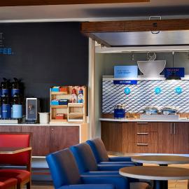 Holiday Inn Express & Suites - Madison West - Middleton by IHG,位于米德尔顿的酒店