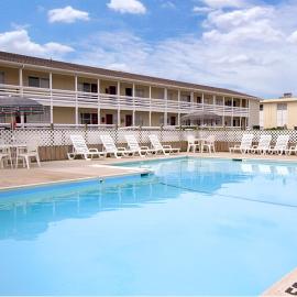 Mariner Inn And Suites，位于斩魔山的酒店