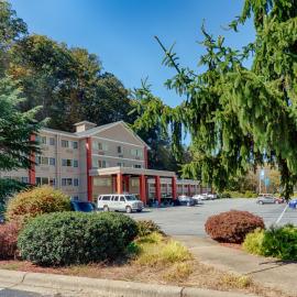 Cherokee Grand Hotel,位于切罗基的酒店
