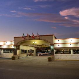 Hotel San Martin，位于埃莫西约的酒店