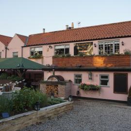 The Tickled Trout Inn Bilton-in-Ainsty，位于约克的酒店
