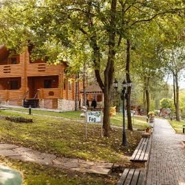 Sky Land Camping & Resort，位于基希讷乌的酒店