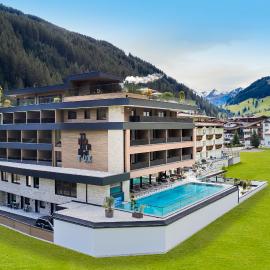 Hotel Tirolerhof 4 Sterne Superior，位于图克斯的酒店