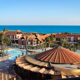 ROBINSON Cyprus，位于Alaminos的酒店