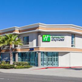 Holiday Inn Express Newport Beach by IHG，位于纽波特海滩的酒店