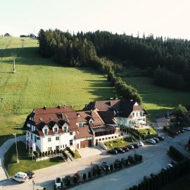 Hotel Kompleks Beskid z basenem i stokiem narciarskim - blisko Babiej Góry，位于斯派特克维瑟的酒店
