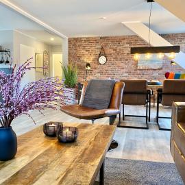 Schöne Ferienwohnungen teilweise mit Dachterrasse im Herzen von Itzehoe，位于伊策霍的酒店