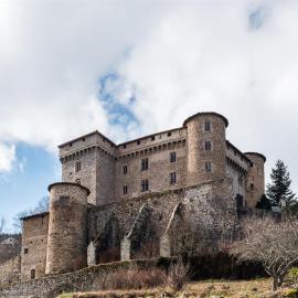 Château des Marcilly Talaru，位于沙勒马泽勒的酒店