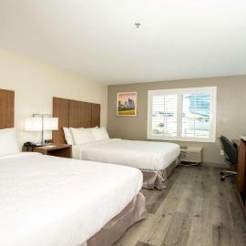 Best Western Houston Bush IAH Intercontinental Airport Inn，位于亨博尔的酒店