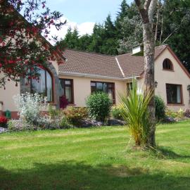 O'Sheas Ceol Na Habhann B&B，位于肯梅尔的酒店