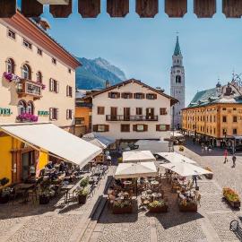 Royal Hotel Cortina，位于科尔蒂纳丹佩佐的酒店