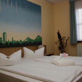 Jembo Park Hotel，位于耶拿的酒店