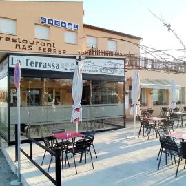 Hostal Mas Ferrer，位于Cornellá de Terri的酒店