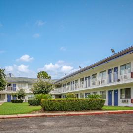 Motel 6-Conroe, TX，位于孔洛的酒店