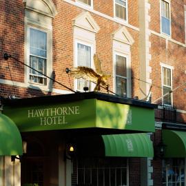 Hawthorne Hotel，位于塞伦的酒店