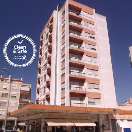 Residencial Jardim da Amadora，位于阿马多拉的酒店