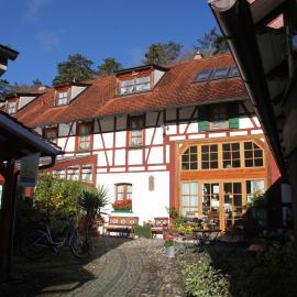 Gästehaus Pfefferle Hotel garni und Ferienwohnungen，位于锡格马林根的酒店