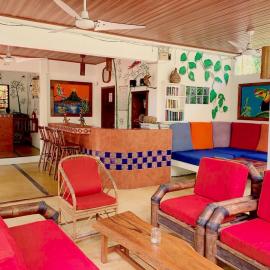 Hotel Tropical Sands Dominical,位于多米尼克的酒店