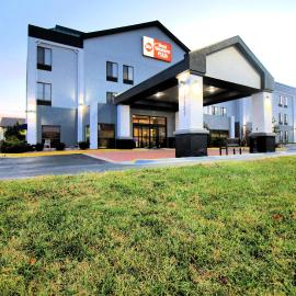Best Western Plus Kansas City Airport - KCI East,位于堪萨斯城的酒店