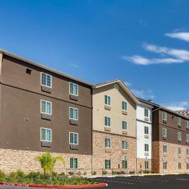 WoodSpring Suites Bakersfield East，位于贝克斯菲尔德的酒店