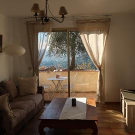 Appartement spacieux et chaleureux à Grasse，位于格拉斯的酒店