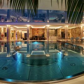 Hotel Białowieski Conference, Wellness & SPA，位于比亚沃维耶扎的酒店