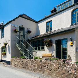 The Royal Oak Inn，位于Withypool的酒店