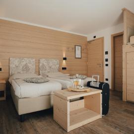 Hotel Bezzi,位于帕苏德尔托纳莱的酒店