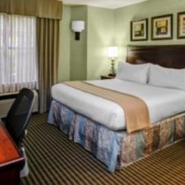 Holiday Inn Express Hotel & Suites Atlanta Buckhead by IHG，位于亚特兰大的酒店