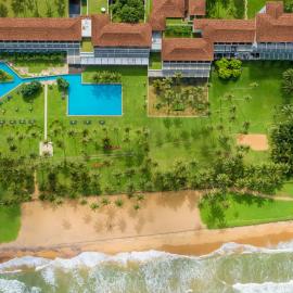 The Blue Water - Geoffrey Bawa Heritage Resort Hotel，位于瓦都瓦的酒店