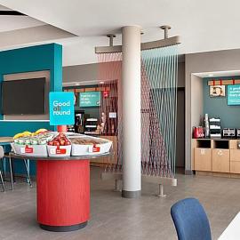 avid hotels - Detroit - Warren by IHG，位于沃伦的酒店