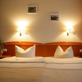 Hotel Wilhelmshöhe，位于Neuenrade的酒店
