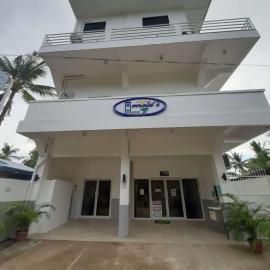 ARNOLD'S HOTEL，位于Pooc的酒店
