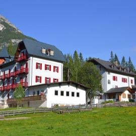 Hotel Croda Rossa，位于卡尔博宁的酒店