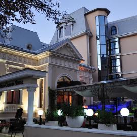 Vigo Grand Hotel,位于普洛耶什蒂的酒店