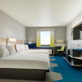 Microtel Inn Suites by Wyndham Lac-Megantic，位于梅干提克湖的酒店