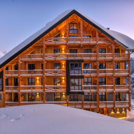 Chalet Everest - Luxury Apartments，位于普拉托讷沃斯的酒店